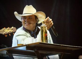 Aleksandro, da dupla com Conrado, morre em acidente de ônibus