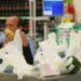 Supermercados deixam de oferecer gratuitamente sacolas plásticas a partir desta segunda