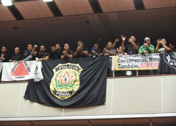 PEC que regulamenta a Polícia Penal em Minas é aprovada