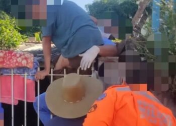 Adolescente tem a coxa perfurada por uma lança de grade