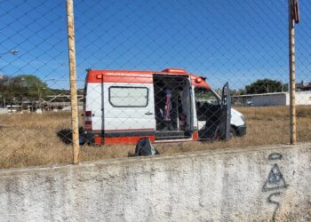 Piloto de parapente independente faz pouso emergencial e turista fica ferido em Poços de Caldas 