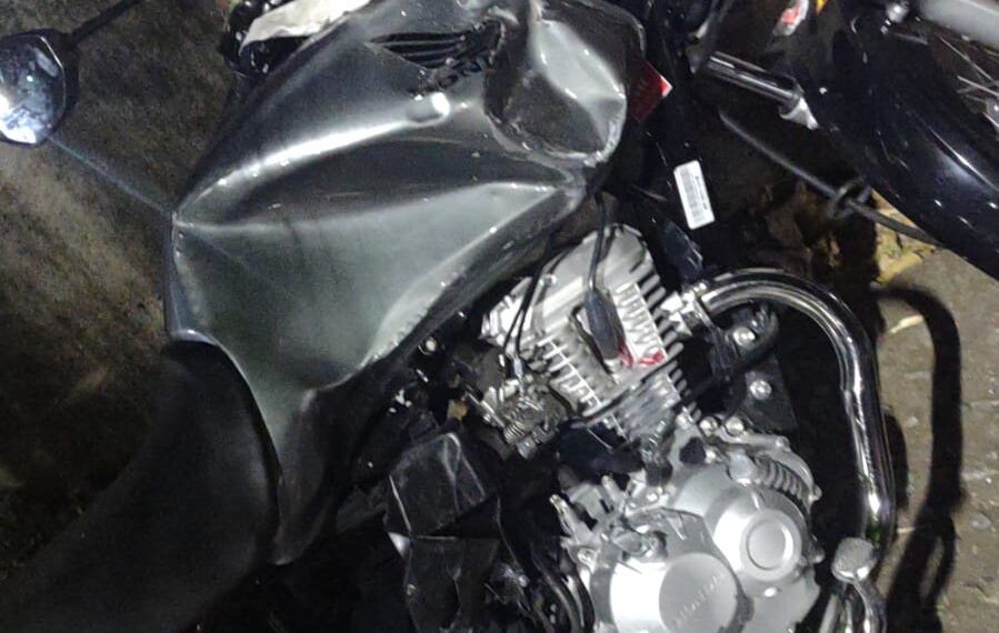 Entregador fica ferido após ser atingido por carro em Poços de Caldas