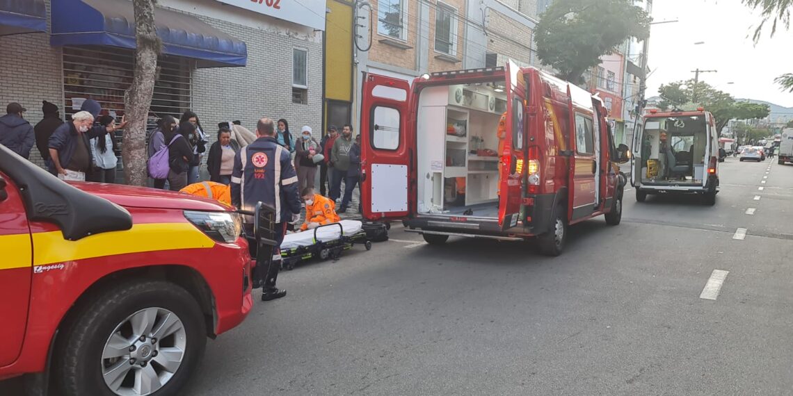 Três pessoas são atropeladas no centro de Poços de Caldas