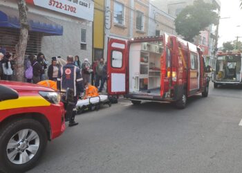 Três pessoas são atropeladas no centro de Poços de Caldas