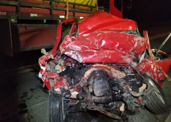 Homem e mulher morrem em acidente na BR-459