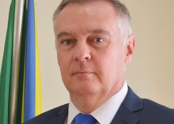 Prefeito Sérgio Azevedo retoma atividades após cumprir isolamento domiciliar em Poços