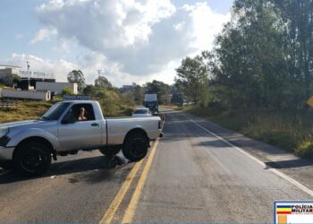 Acidente é registrado na Rodovia do Contorno em Poços; um dos condutores estava embriagado