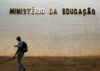 Ministério da Educação normatiza renegociação de dívidas com o Fies