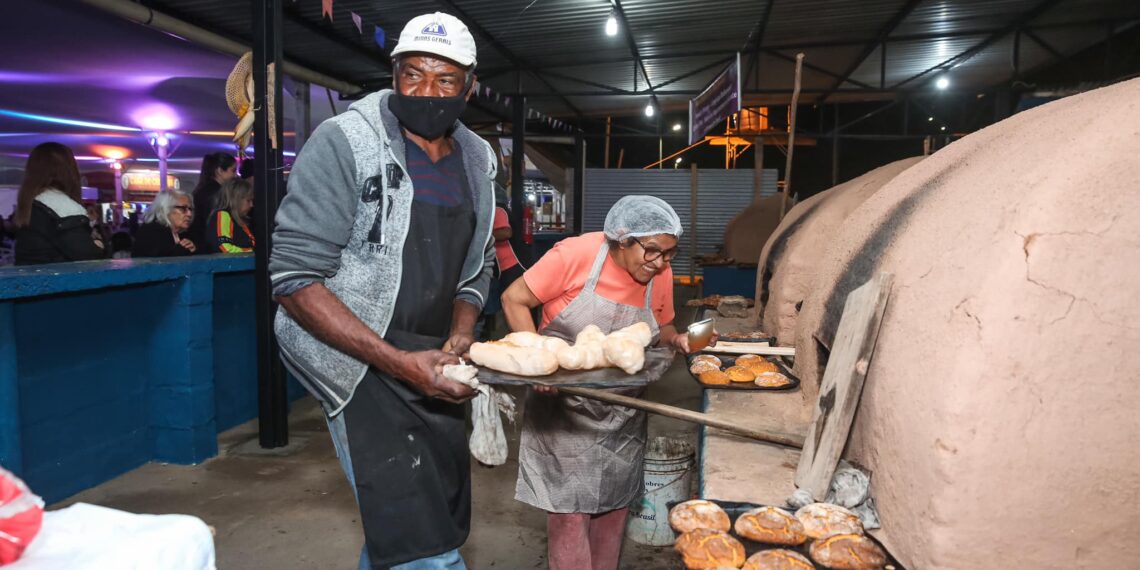 Festa do Biscoito de Caldas começa com grande público e muitas gostosuras