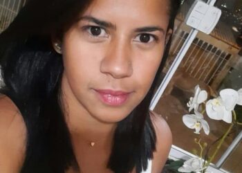 Acamada, mãe presenciou morte da filha a facadas por ex-marido