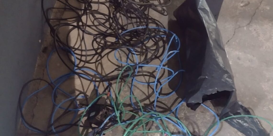 Dupla é presa após furto de fiação elétrica de clínica médica em Poços de Caldas