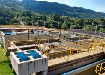 Mau cheiro de estação de tratamento de esgoto incomoda moradores em Poços