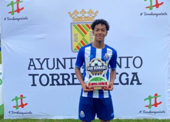 Adolescente poços-caldense se destaca no futebol europeu