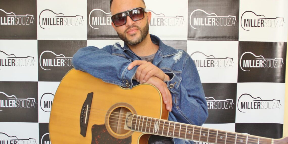 Cantor Miller Souza é uma das atrações deste domingo no Julho Fest em Poços