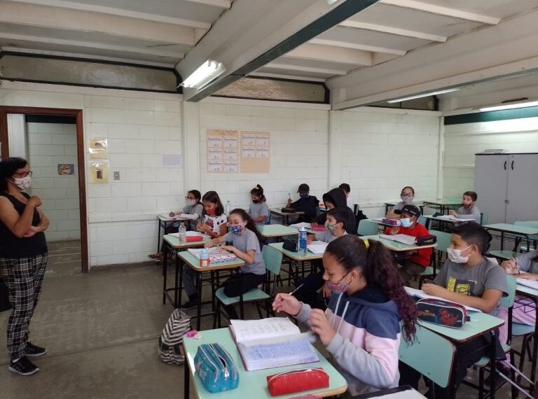 Cerca de 20 mil alunos de Poços de Caldas voltam às aulas nas escolas municipais