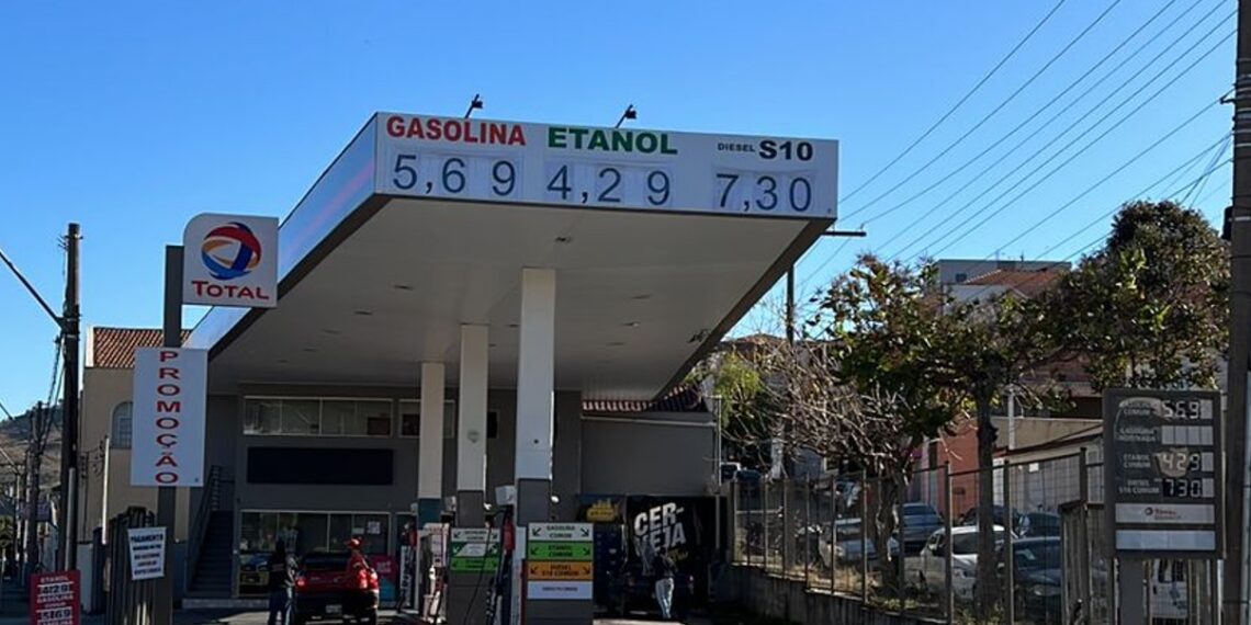 Após redução, gasolina já pode ser encontrada por R$ 5,69 em Poços de Caldas