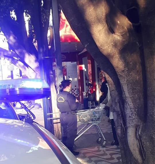 Homem é preso após furto de carrinho de supermercado em Poços de Caldas