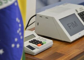 TSE recebeu 12 registros de candidaturas para presidente