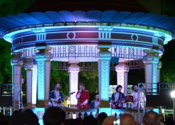 Banda Pão e Circo faz show no Coreto nesta sexta-feira em Poços