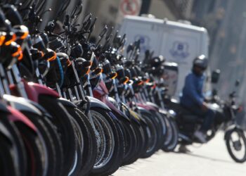 Vereador solicita ampliação dos bolsões para motos em Poços de Caldas