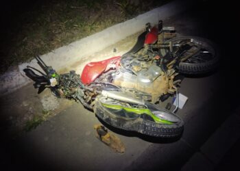 Motociclista fica gravemente ferido após colisão com carro em Santa Rita de Caldas