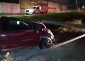 Motorista morre após bater carro contra poste em São João da Boa Vista