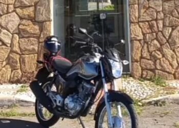 Moto é furtada no centro de Poços de Caldas