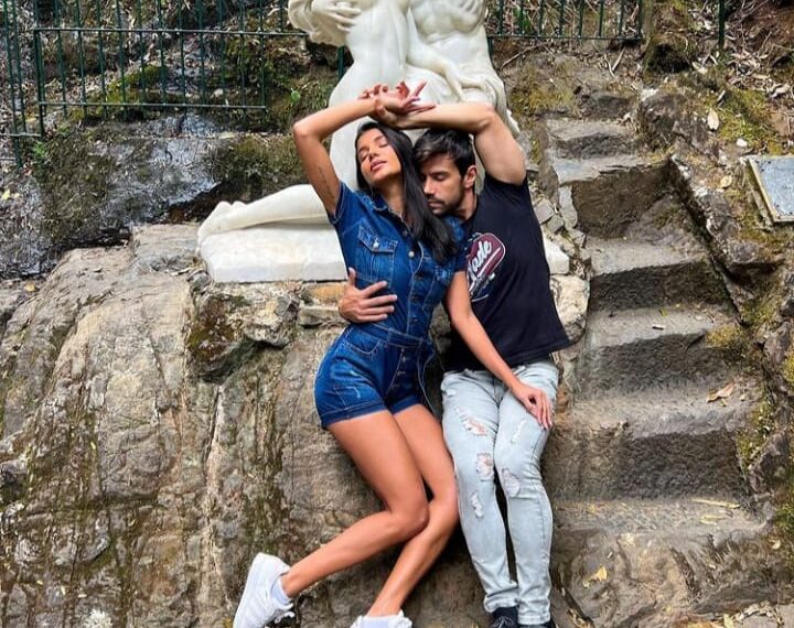 Cantor Mariano turista em Poços de Caldas ao lado da namorada