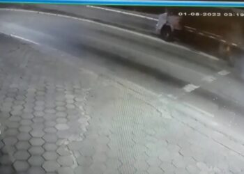 Imagens mostram motorista de caminhão fugindo após acidente em Poços