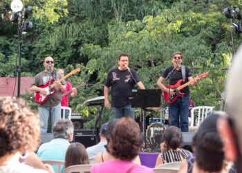 Praça dos Imigrantes recebe dois shows neste sábado em Poços