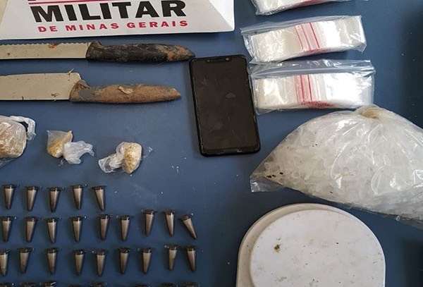 Dupla é detida em Operação contra o tráfico de drogas em Poços de Caldas