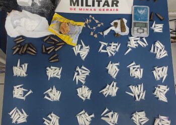 Mais de 300 pinos de cocaína são apreendidos em operação em Poços de Caldas