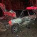 Carro bate contra árvore na BR-146