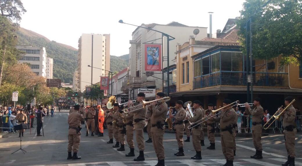 Desfile Cívico é realizado nesta quarta em Poços de Caldas