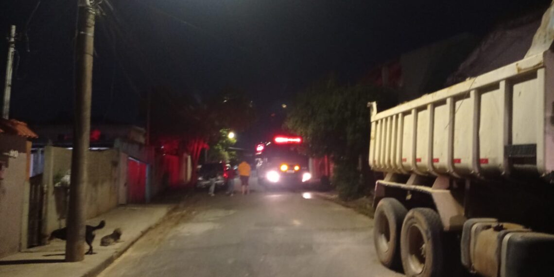Corpo de Bombeiros atende incêndio em residência em Poços de Caldas
