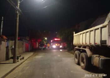 Corpo de Bombeiros atende incêndio em residência em Poços de Caldas