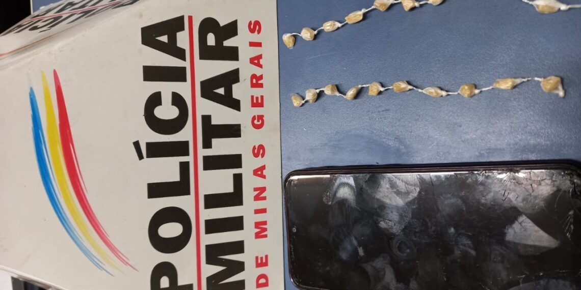 Adolescente tenta despistar PM colocando droga na boca, mas acaba apreendido em Poços