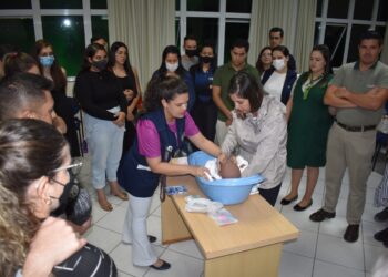 Curso para Gestantes gratuito da Unimed Poços reúne mais de 100 pessoas 