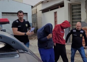 Polícia Civil prende traficantes durante operação em Poços