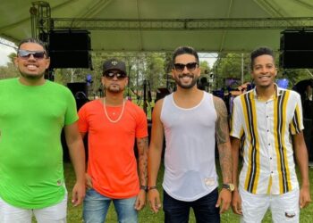 Grupo Daquele Jeito se apresenta no Flipoços neste sábado