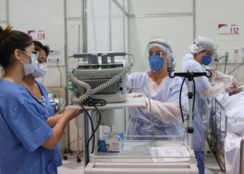 Presidente do Senado apresenta medidas para financiar piso dos enfermeiros