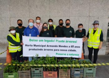 Doação de mudas e blitz educativa marcam o Dia da Árvore e a Semana Nacional do Trânsito em Poços