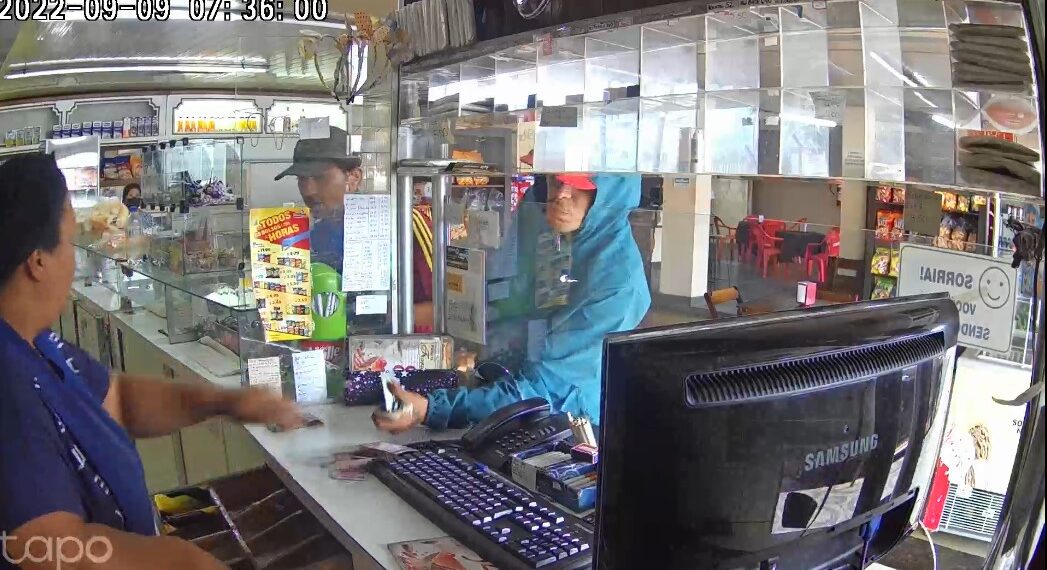 Vídeo: veja o momento de um assalto registrado em uma padaria de Poços