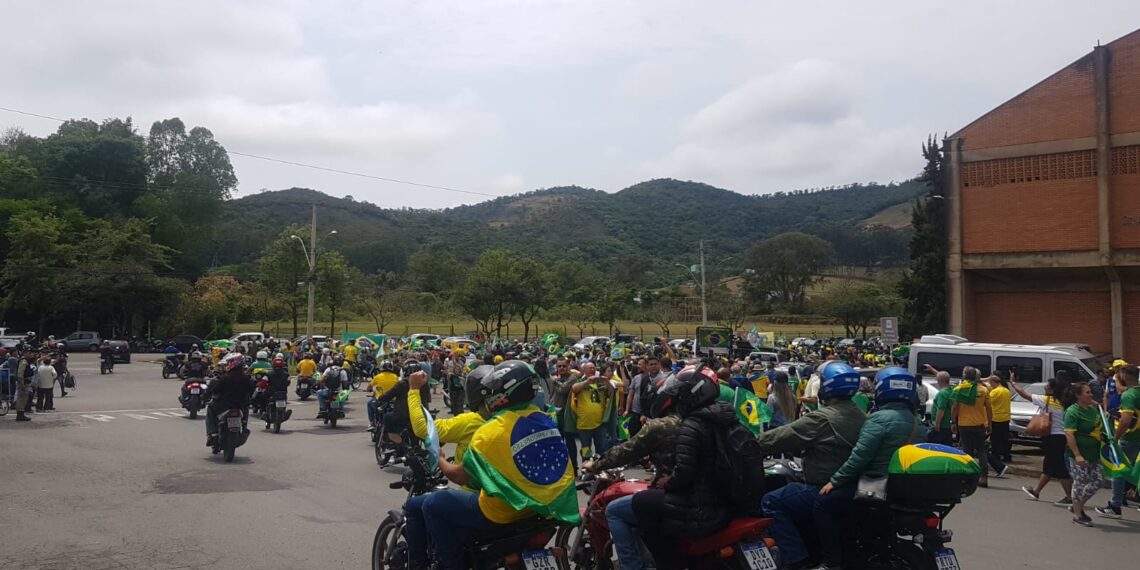 Jornalista Luis Nassif faz post polêmico sobre motociata em Poços