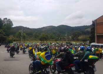 Jornalista Luis Nassif faz post polêmico sobre motociata em Poços