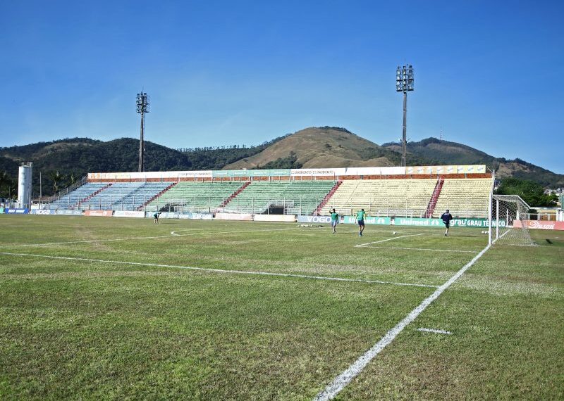 Após 43 anos, gramado do Estádio Ronaldão será trocado