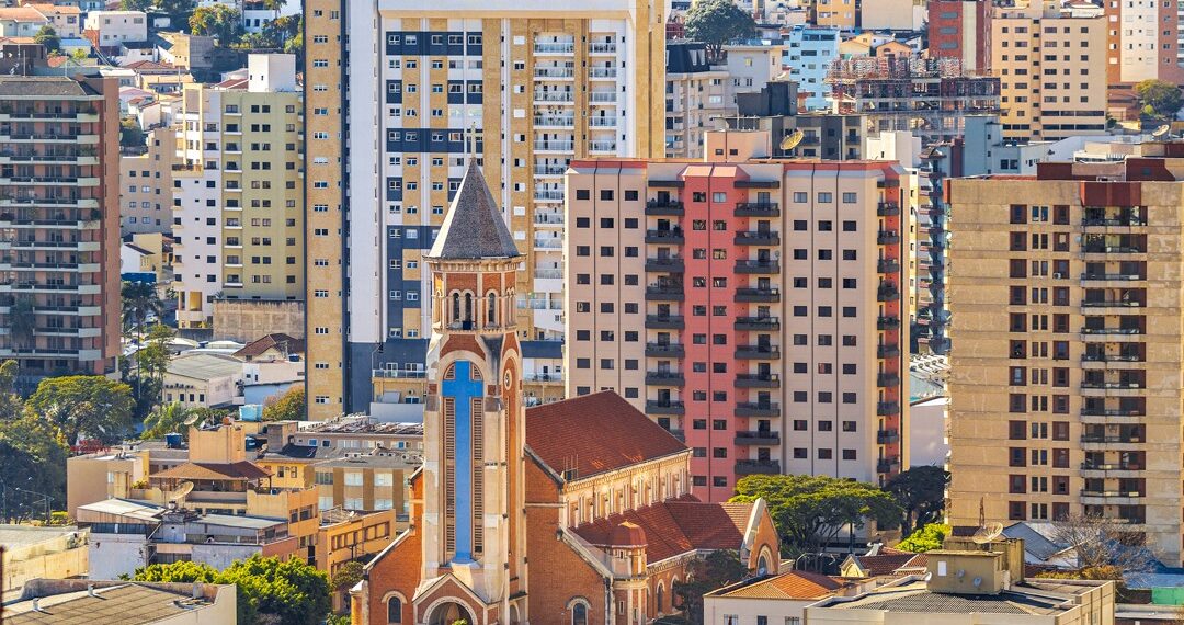 Poços de Caldas está entre os dez destinos mais procurados por turistas em Minas Gerais.