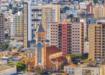 Poços de Caldas está entre os dez destinos mais procurados por turistas em Minas Gerais.