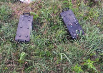 VÍDEO | Homem furta bateria de caminhão em Poços