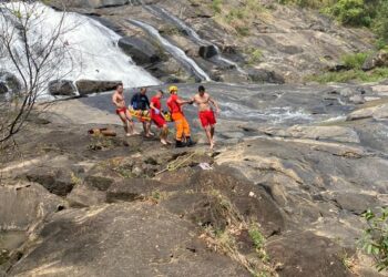 Homem fica gravemente ferido após cair na cachoeira da Cascata das Antas
